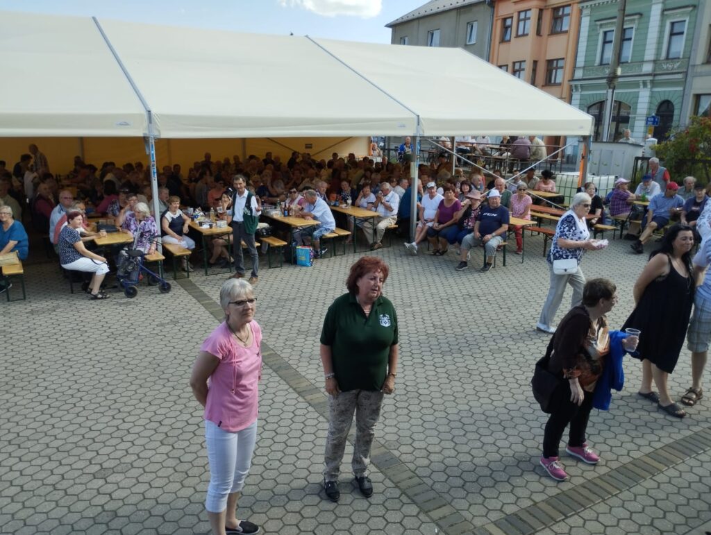 Babouci na blovickém náměstí