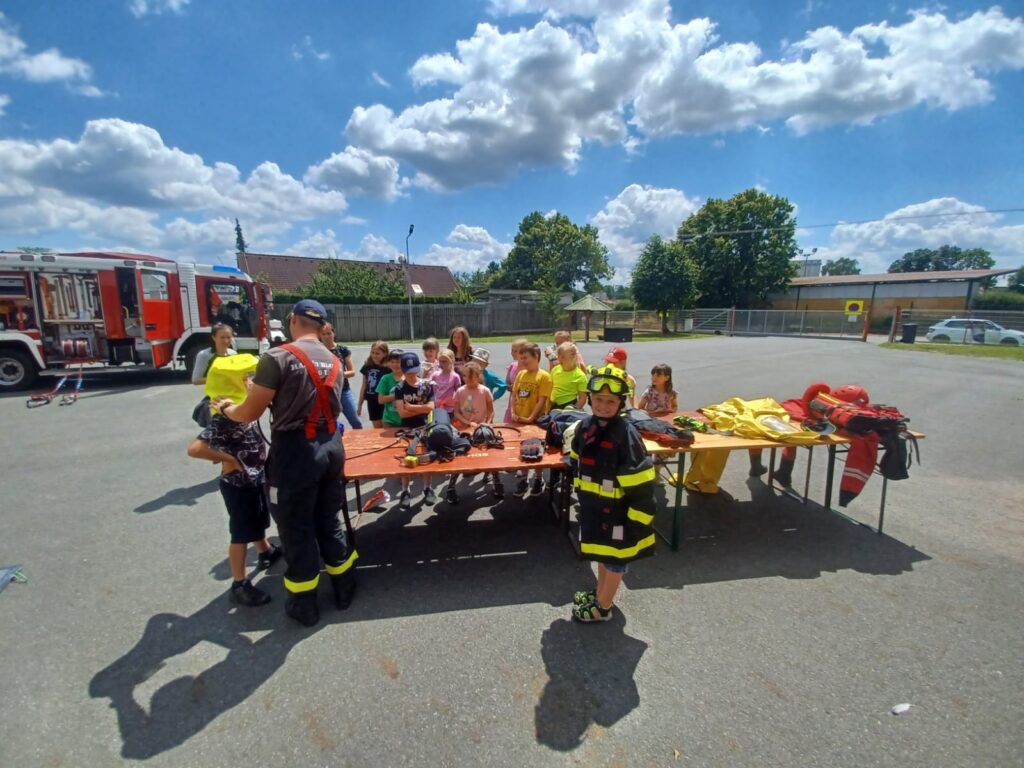 Letní návštěvy na naší zbrojnici
