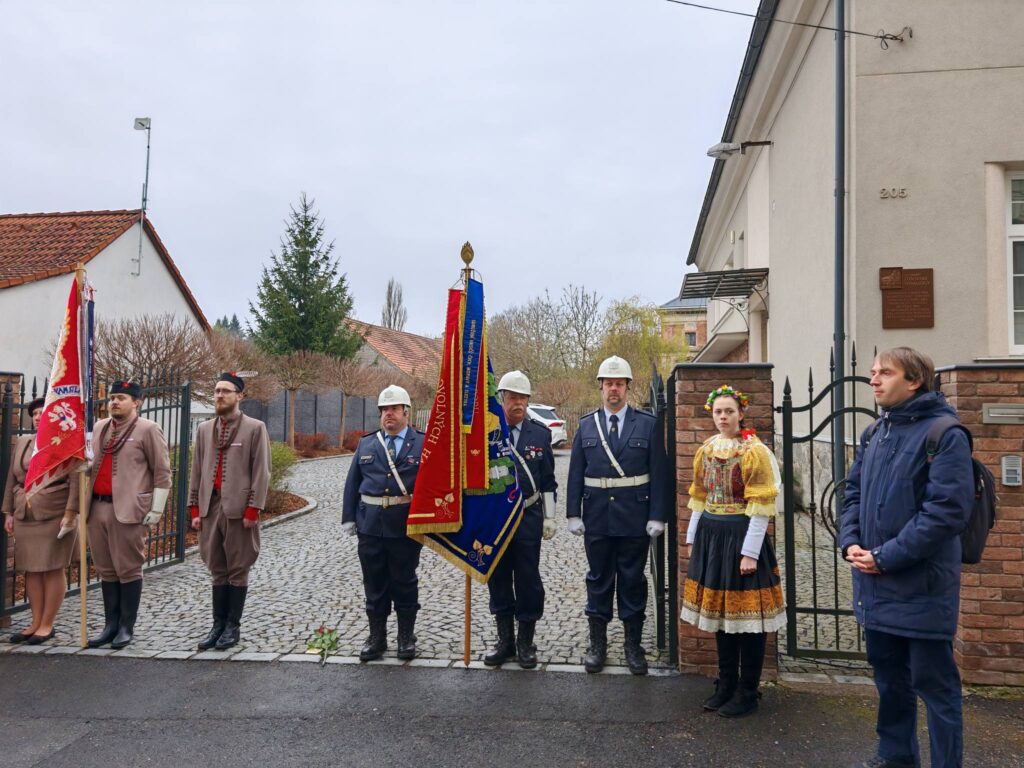 Blovice nezapomínají: Byli jsme u položení Kamenů zmizelých za oběti holocaustu